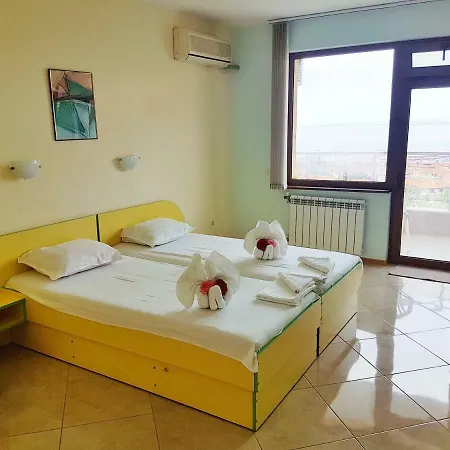 ゲストハウス Byki